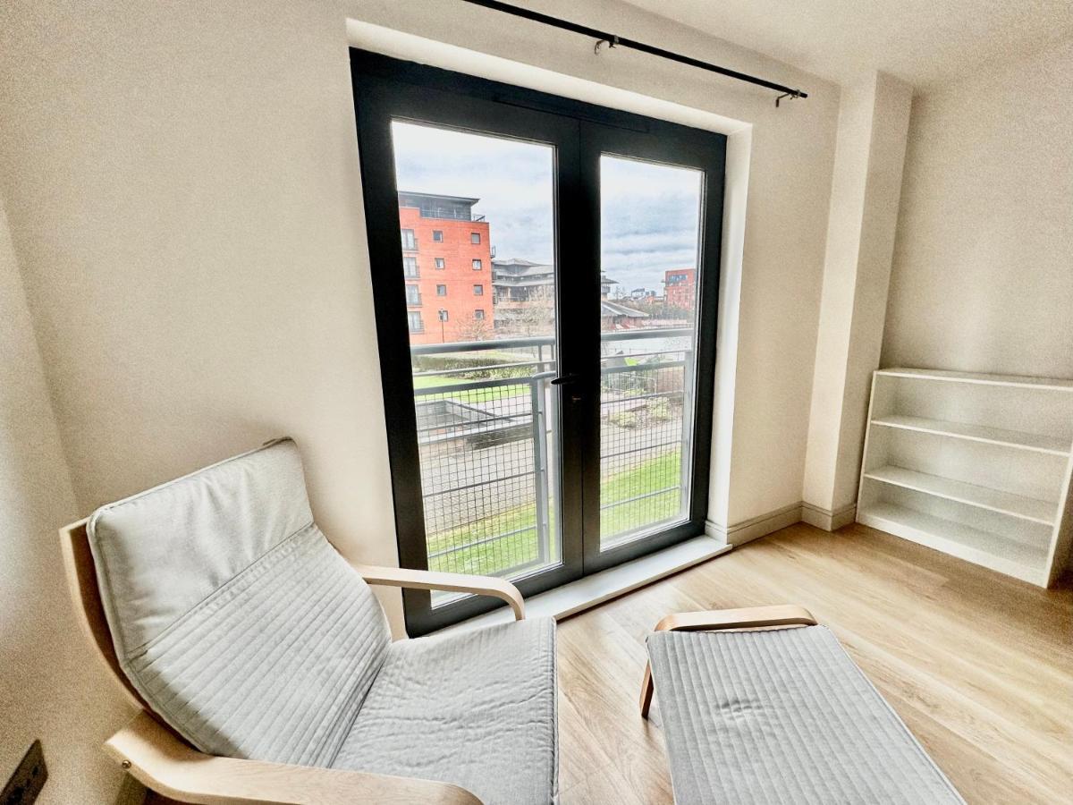 Cosy Canal View Apartment Cardiff Bay Exterior foto